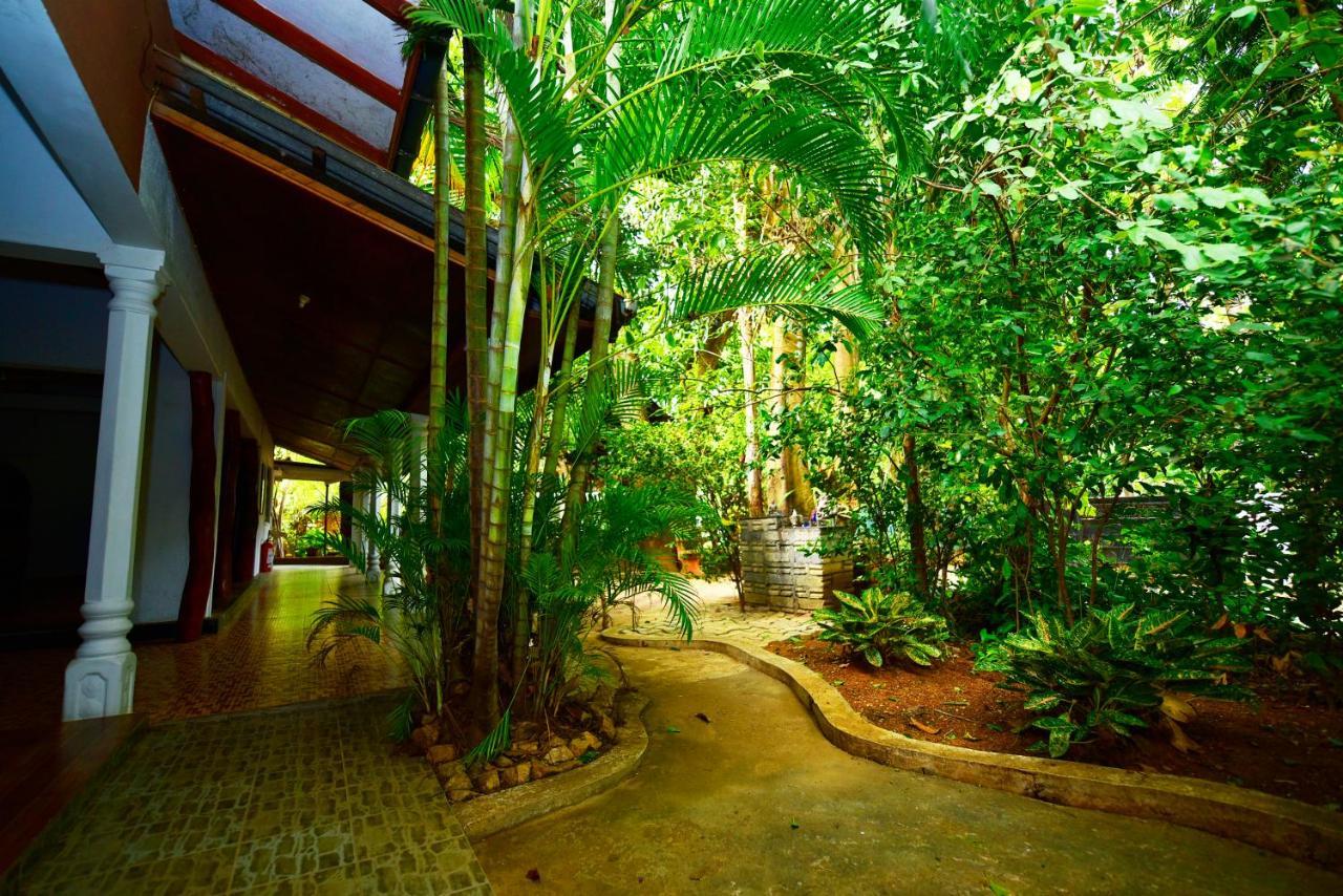 Ariya Rest & Ayurveda Spa Polonnaruwa Exterior photo